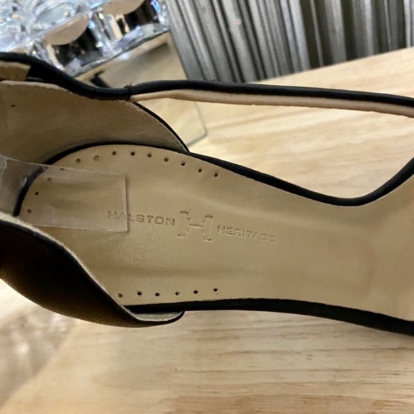 🔻SALE🔻HALSTON HERITAGE🔹EXCELLENT CONDITION • ALL LEATHER MATERIAL - Picture 8 of 10